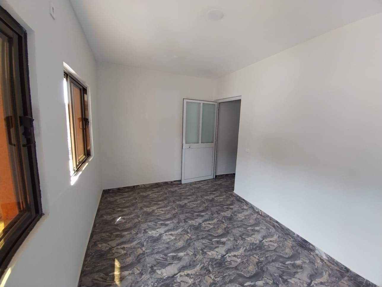 Apartamento T2 para arrendamento na Praia, Santiago — foto 2