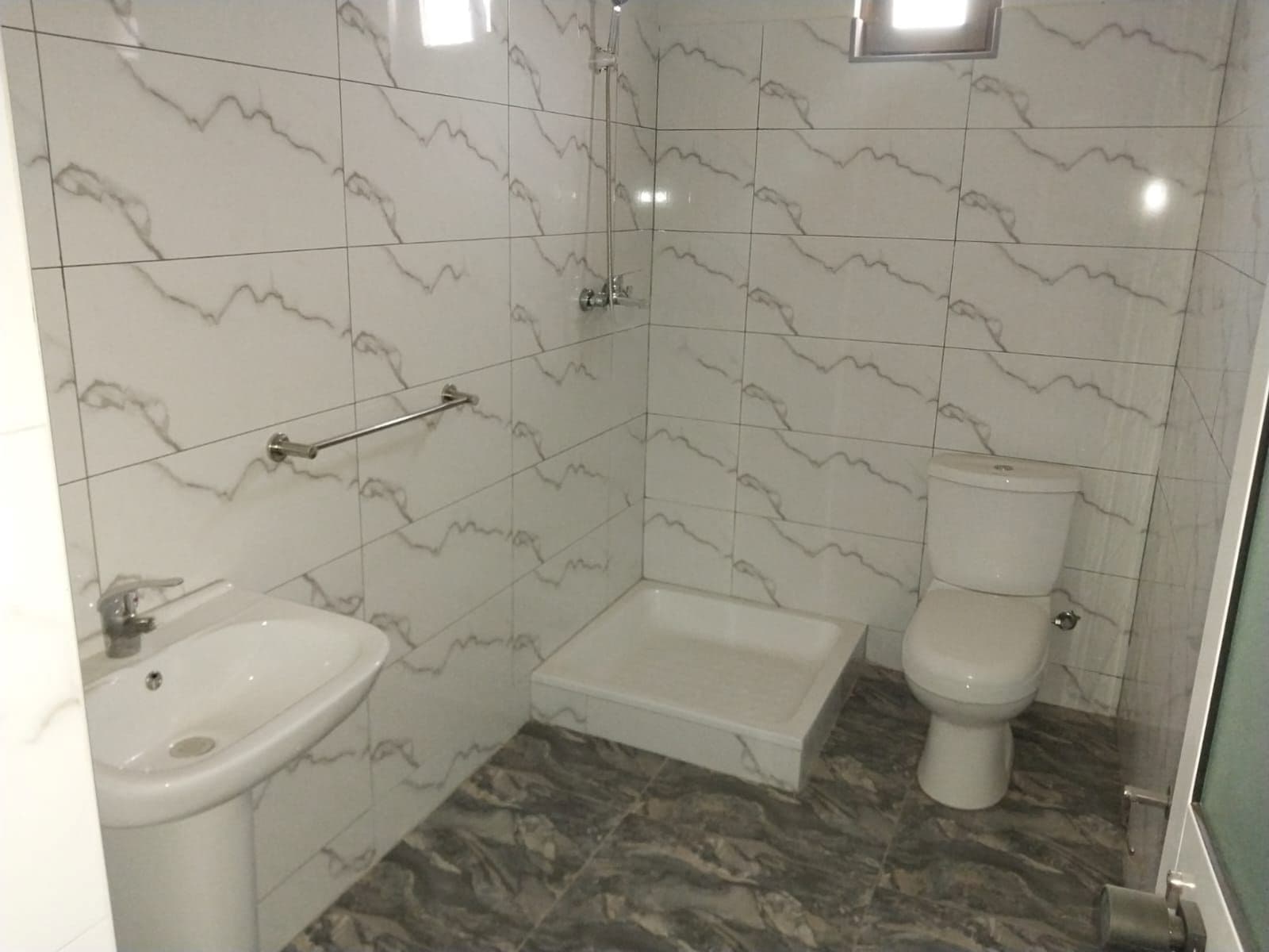 Apartamento T2 para arrendamento na Praia, Santiago — foto 4