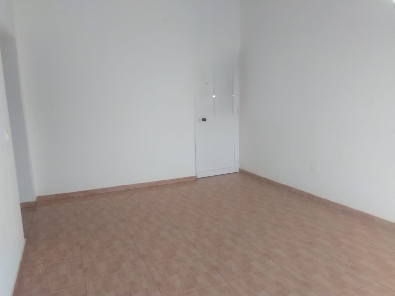 Apartamento T2 para arrendamento na Praia, Santiago — foto 2