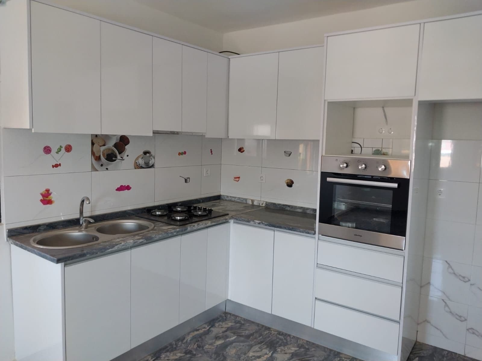 Apartamento T2 para arrendamento na Praia, Santiago