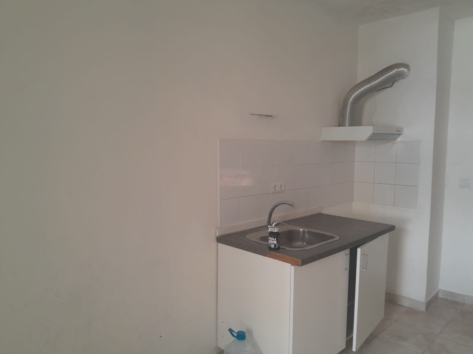 Apartamento T2 para arrendamento na Praia, Santiago — foto 2